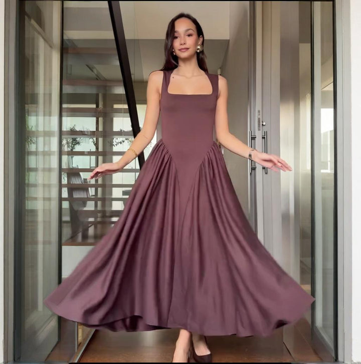Delphine – Sculpted Flare Midi Dress