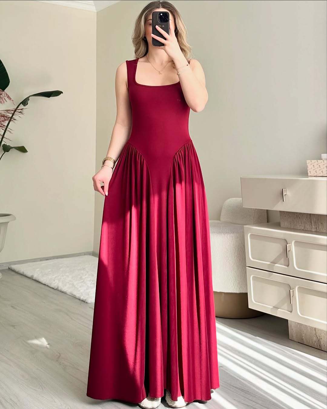 Delphine – Sculpted Flare Midi Dress